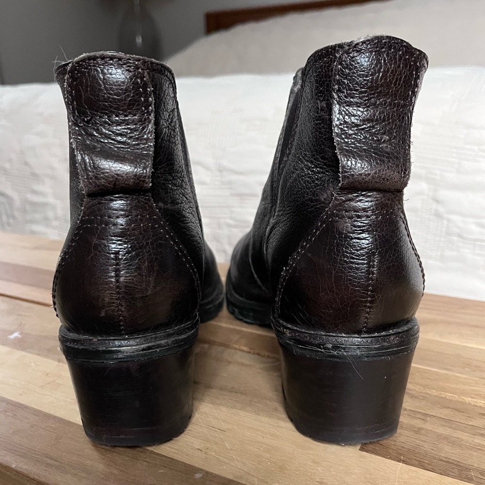 L.L. Bean Brown Ankle Boots Cabincore Chocolate Brown Leather Cozy Weather Fall - Picture 7 of 11